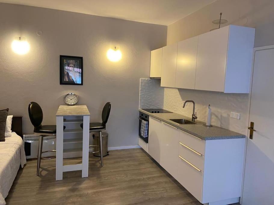 Studio Apartment Luxe- 10Min To Old Town دوبروفينك المظهر الخارجي الصورة